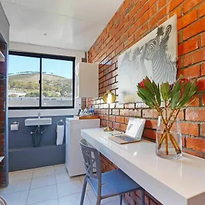 Hotel Happy Rhino, Cape Town